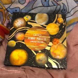 Dito Venus eyeshadow palette limited edition
